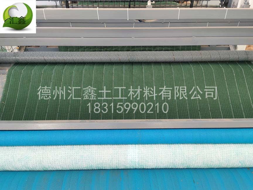 黑龍江丁先生定制的生態(tài)護(hù)坡毯正在加班加點(diǎn)的生產(chǎn)中(圖1)